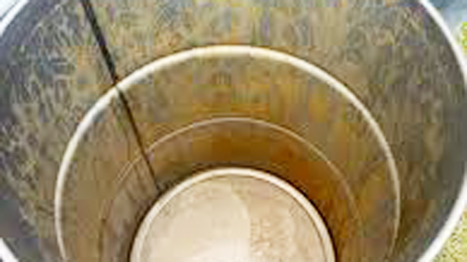 How to Clean Galvanized Steel with Vinegar